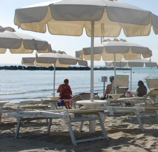  Entzünden Sie Ihren Sommer im Fontana Marina Family Village am Meer in Campofilone 