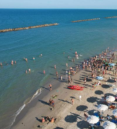 fontanamarina en campsites-marche-by-the-sea-with-beach 011